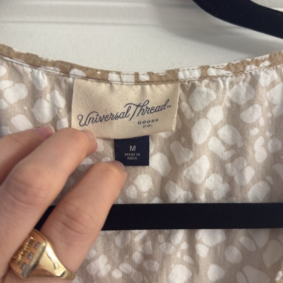 Universal Threads Dress - Picture 5 of 6